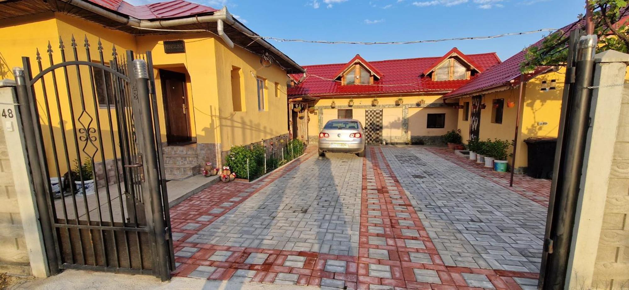 Hotel Casa Andreea à Novaci-Străini Extérieur photo