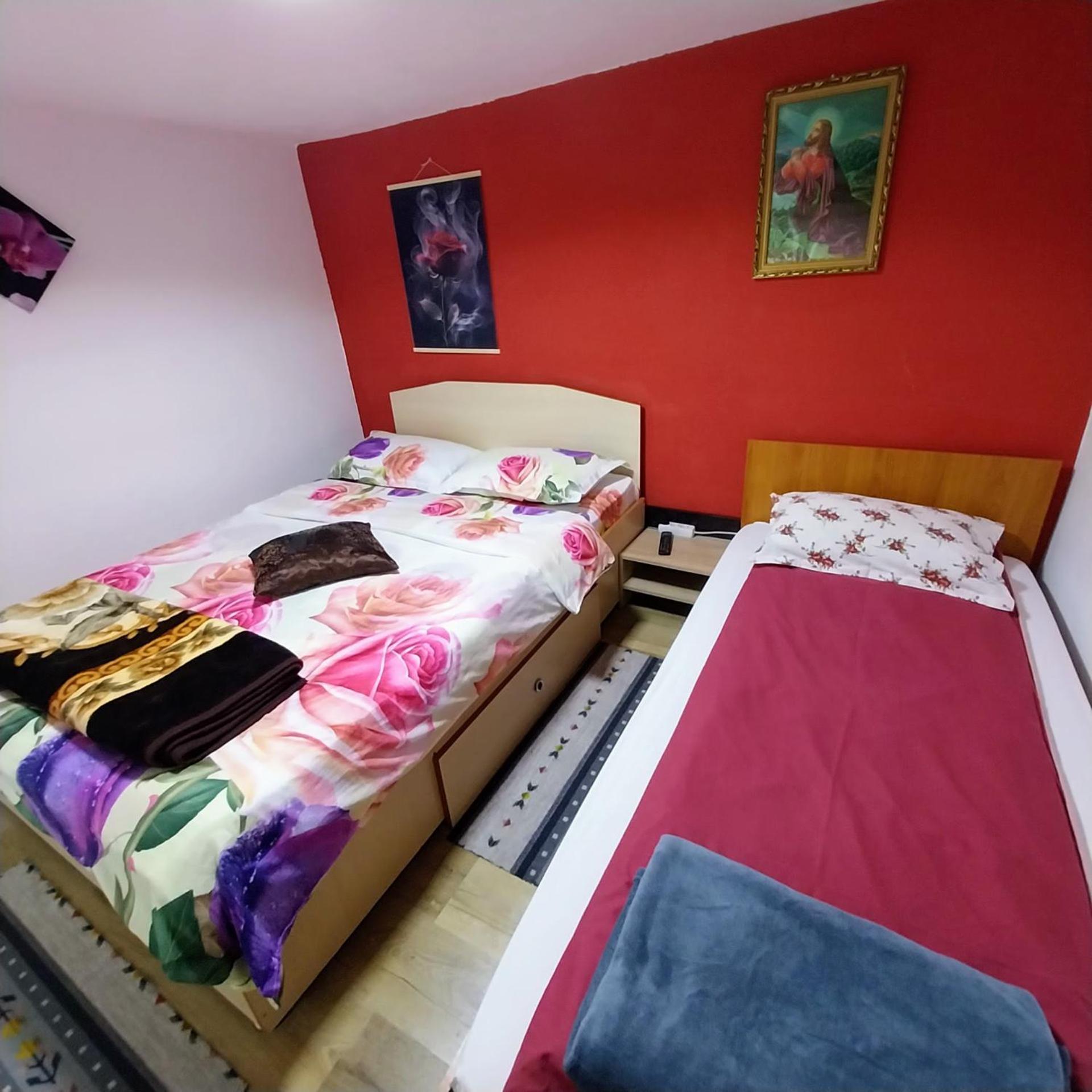 Hotel Casa Andreea à Novaci-Străini Extérieur photo